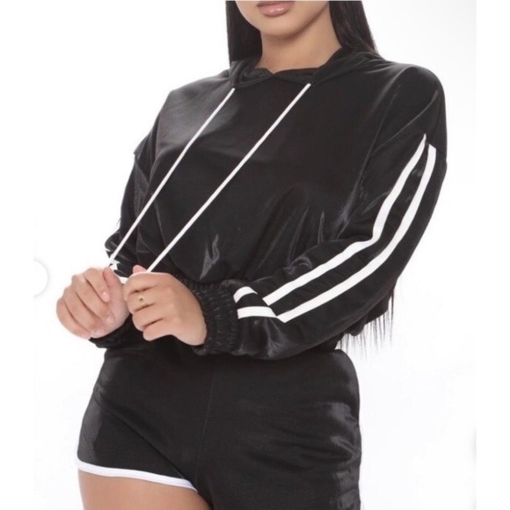 Black Cropped Hoodie Fashion Nova Womens XS White Drawstring Pullover Extra Smal